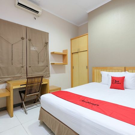 Reddoorz Plus Near Simpang Lima Semarang Extérieur photo
