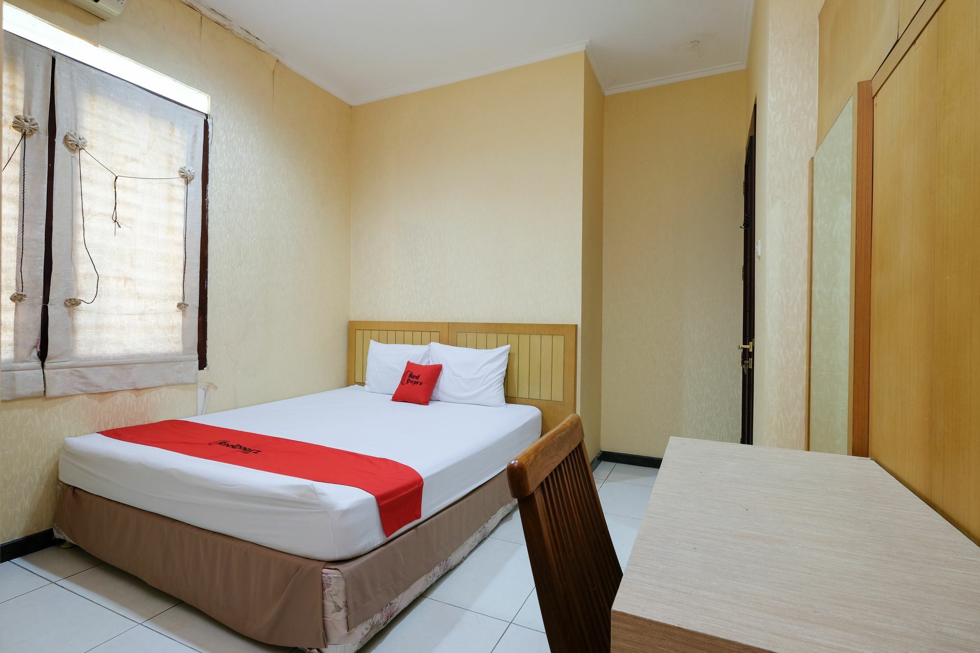 Reddoorz Plus Near Simpang Lima Semarang Extérieur photo