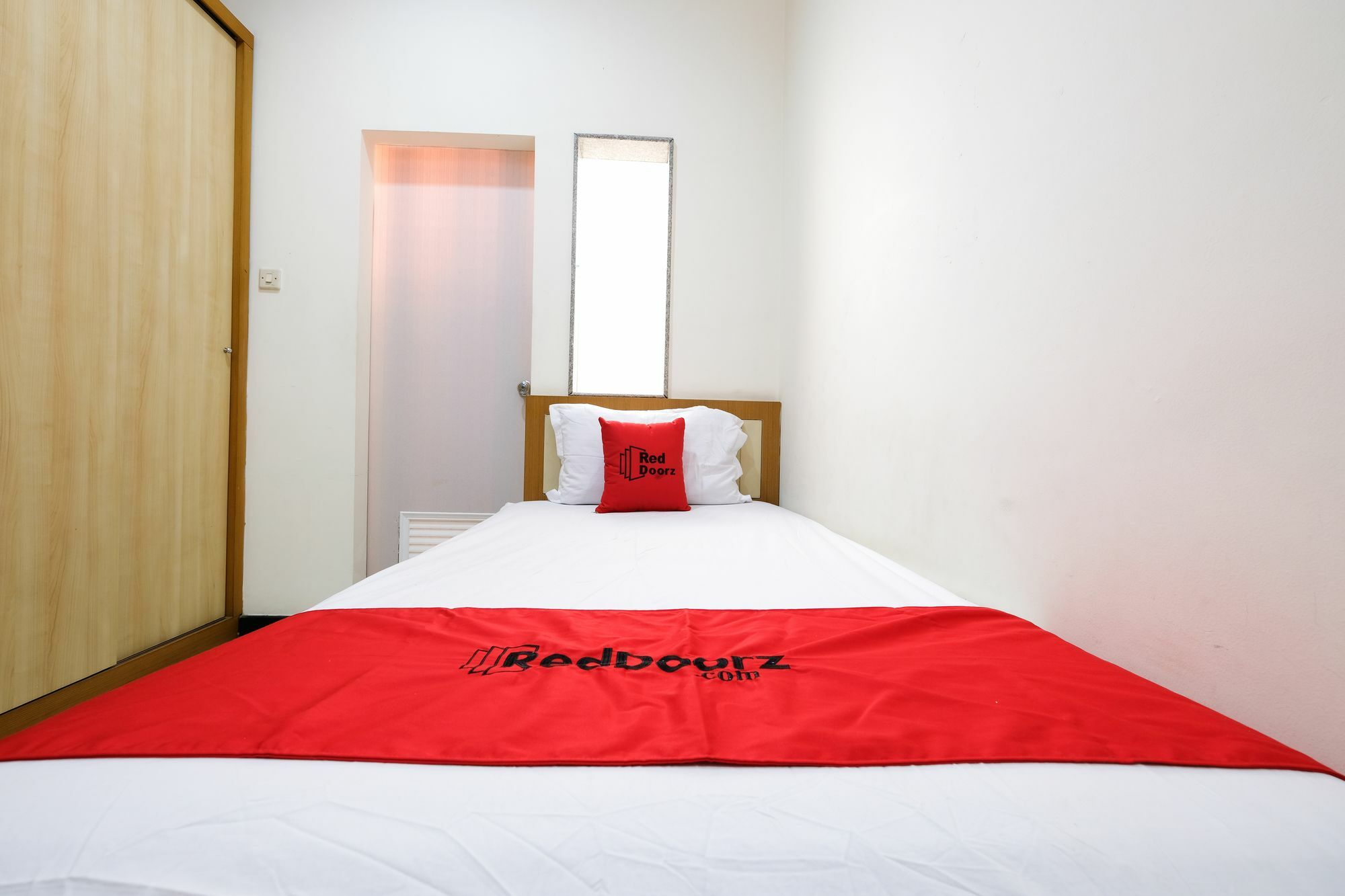Reddoorz Plus Near Simpang Lima Semarang Extérieur photo