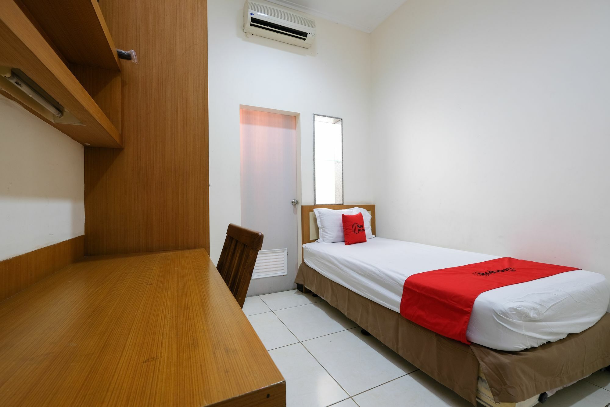 Reddoorz Plus Near Simpang Lima Semarang Extérieur photo